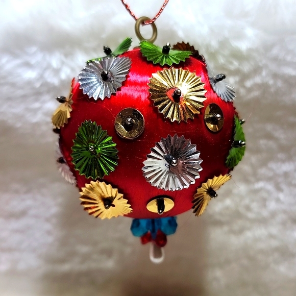 Vintage Christmas Ornament - Picture 1 of 7